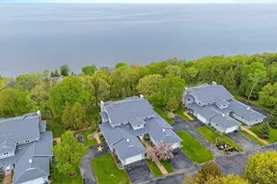 5307 Sunset Bluff Dr, Green Bay, WI 54311 - Photo 4