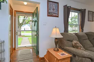 1036 Thrush St, Green Bay, WI 54303 - Photo 8
