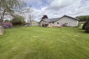 410 E Cedar St, Bonduel, WI 54107 - Photo 4