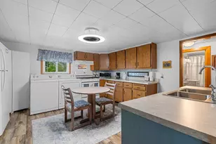 1022 McDonald St, Oconto, WI 54153 - Photo 8