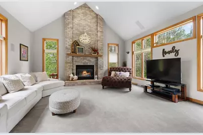 W8678 Hillview Road, Hortonville, WI 54944 - Photo 8