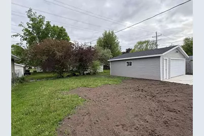833 W Browning Street, Appleton, WI 54194 - Photo 4