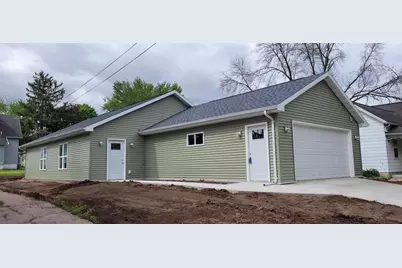 312 E Beacon Avenue, New London, WI 54961 - Photo 2