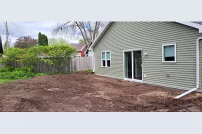 312 E Beacon Avenue, New London, WI 54961 - Photo 20