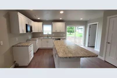 312 E Beacon Avenue, New London, WI 54961 - Photo 6
