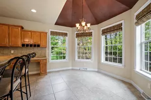 1568 Kingswood Dr, Neenah, WI 54956 - Photo 10