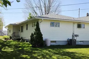 707 E 5th St, Shawano, WI 54166 - Photo 32