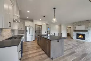 2871 Stelor Dr, Green Bay, WI 54311 - Photo 14