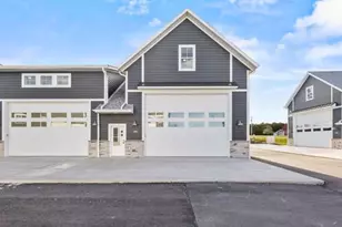 836 S 18th Ave, Sturgeon Bay, WI 54235 - Photo 2