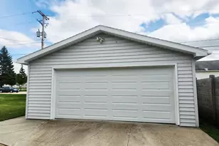 386 18th St, Fond du Lac, WI 54935 - Photo 2