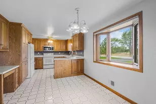 5184 Finger Rd, Green Bay, WI 54311 - Photo 8