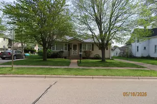 312 W 3rd St, Shawano, WI 54166 - Photo 2