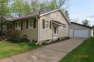 312 W 3rd St, Shawano, WI 54166 - Photo 4