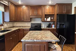 2704 Brookview Dr, Green Bay, WI 54313 - Photo 8