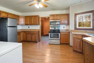 210 S Oak St, Crivitz, WI 54114 - Photo 8