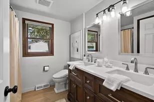 910 Park St, Wrightstown, WI 54180 - Photo 24