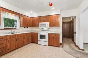 1124 Wisconsin Ct, Appleton, WI 54911 - Photo 6