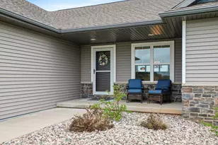458 High Ridge Trl, Pulaski, WI 54162 - Photo 4