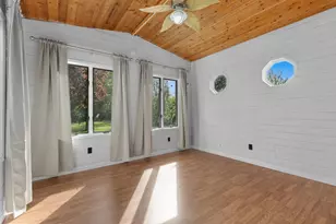2220 W 20th Ave, Oshkosh, WI 54904 - Photo 8