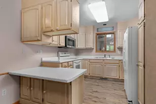 2220 W 20th Ave, Oshkosh, WI 54904 - Photo 24