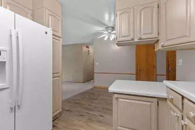 2220 W 20th Avenue, Oshkosh, WI 54904 - Photo 26