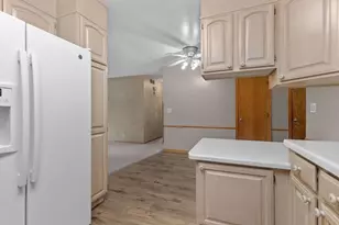 2220 W 20th Ave, Oshkosh, WI 54904 - Photo 26