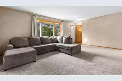 2220 W 20th Avenue, Oshkosh, WI 54904 - Photo 20