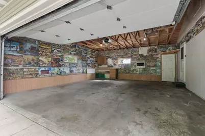 2220 W 20th Avenue, Oshkosh, WI 54904 - Photo 36