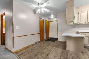 2220 W 20th Ave, Oshkosh, WI 54904 - Photo 22