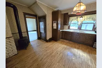 211 E Center Street, Shawano, WI 54166 - Photo 8