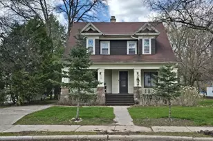 211 E Center St, Shawano, WI 54166 - Photo 2