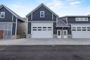 844 S 18th Ave, Sturgeon Bay, WI 54235 - Photo 2