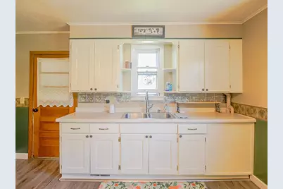 712 W 9th Avenue, Oshkosh, WI 54902 - Photo 4