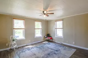 712 W 9th Ave, Oshkosh, WI 54902 - Photo 2