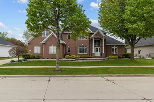 4916 N Silentwind Way, Appleton, WI 54913 - Photo 2