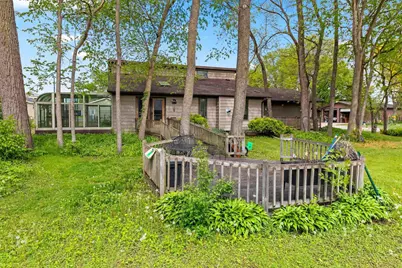 524 E Ontario Street, Omro, WI 54963 - Photo 2