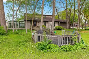 524 E Ontario St, Omro, WI 54963 - Photo 2