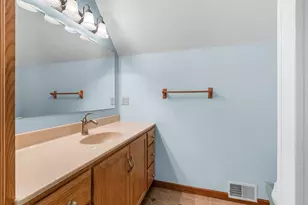 2951 Vercauteren Dr, Green Bay, WI 54313 - Photo 36