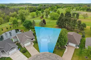 529 Golf Side Ct, Hortonville, WI 54944 - Photo 12
