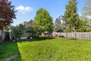 242 W 14th Ave, Oshkosh, WI 54902 - Photo 46