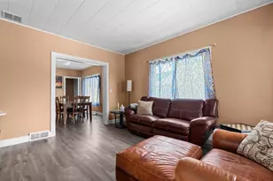 242 W 14th Ave, Oshkosh, WI 54902 - Photo 18