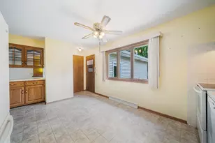 324 S Parkway Dr, Brillion, WI 54110 - Photo 10