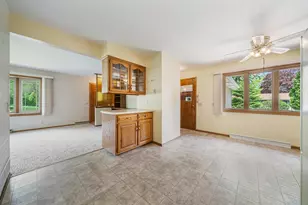 324 S Parkway Dr, Brillion, WI 54110 - Photo 6