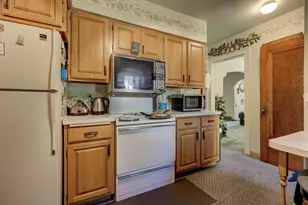 1738 N Erb St, Appleton, WI 54911 - Photo 8