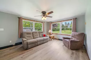 N4656 Pine St, New London, WI 54961 - Photo 6