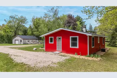 N4656 Pine Street, New London, WI 54961 - Photo 2