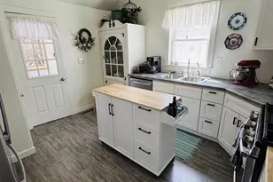 716 Royalton St, Waupaca, WI 54981 - Photo 8