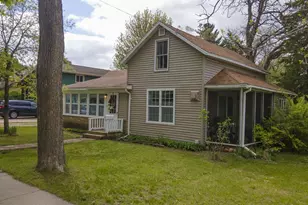 716 Royalton St, Waupaca, WI 54981 - Photo 4