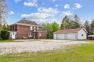 3720 E Hillcrest Rd, Two Rivers, WI 54241 - Photo 2