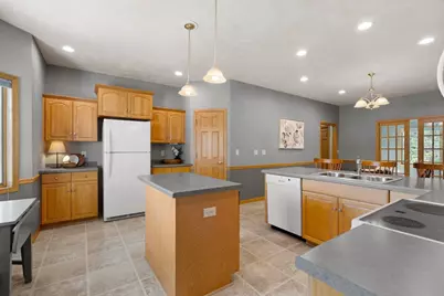 3700 S Hampton Court, Appleton, WI 54915 - Photo 10
